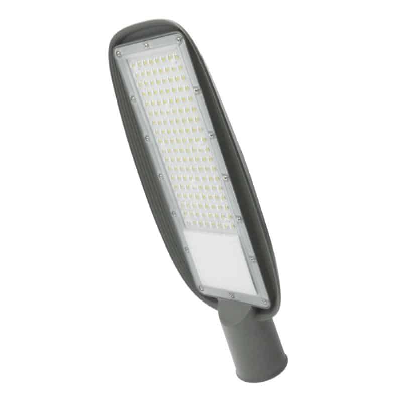 Redonner vie à un lampadaire halogène grâce aux ampoules LED